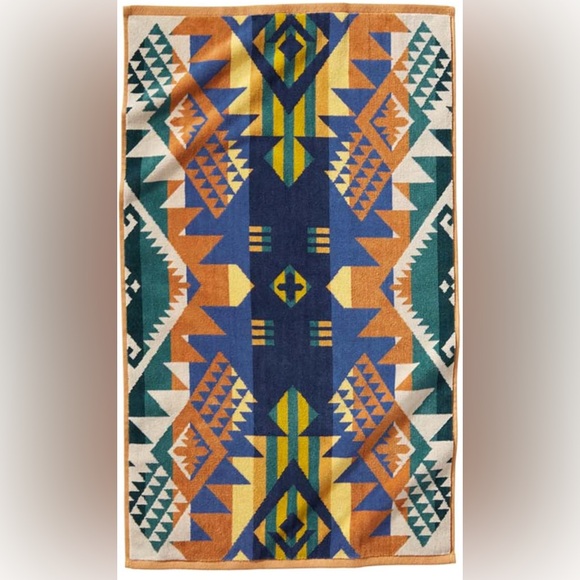 NWOT Pendleton Journey West Bright Jacquard x1 Hand Towel (2 available) - Picture 1 of 5
